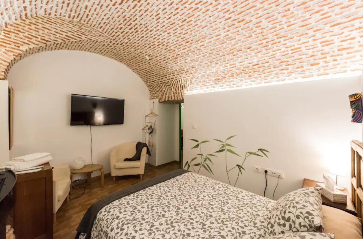 Encomienda Guest House Madrid Exterior photo