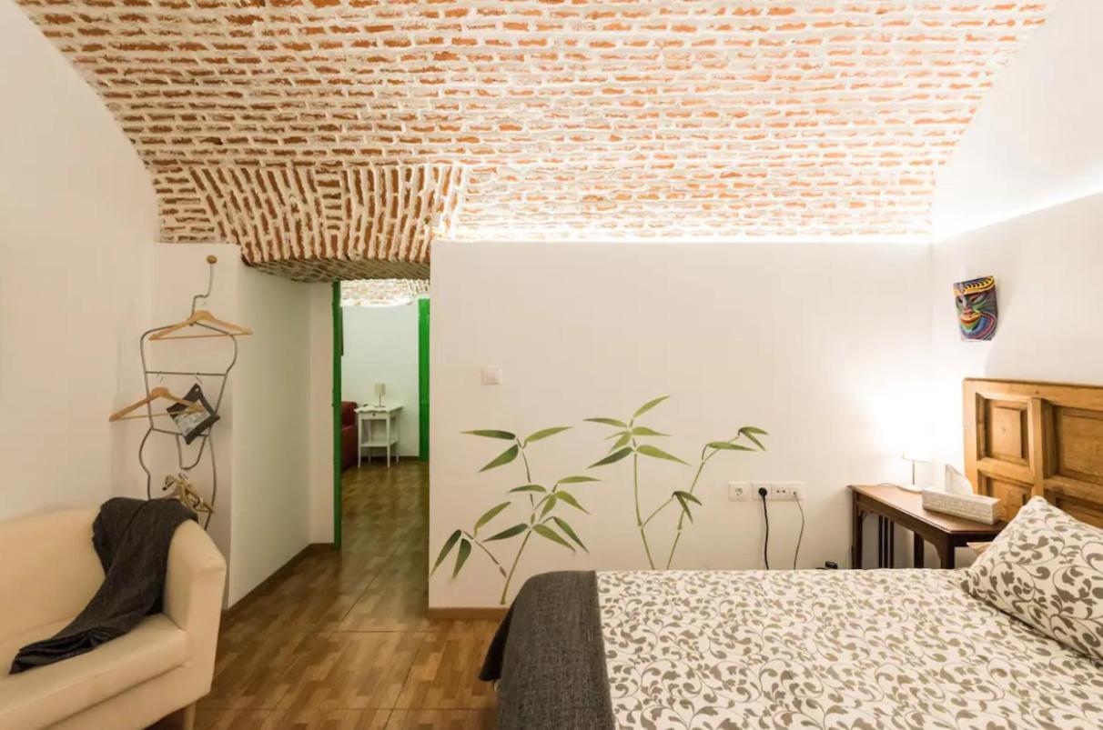 Encomienda Guest House Madrid Exterior photo