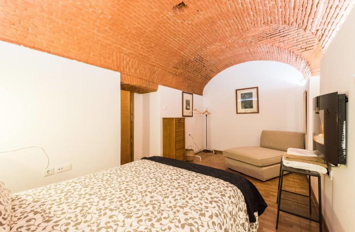 Encomienda Guest House Madrid Exterior photo