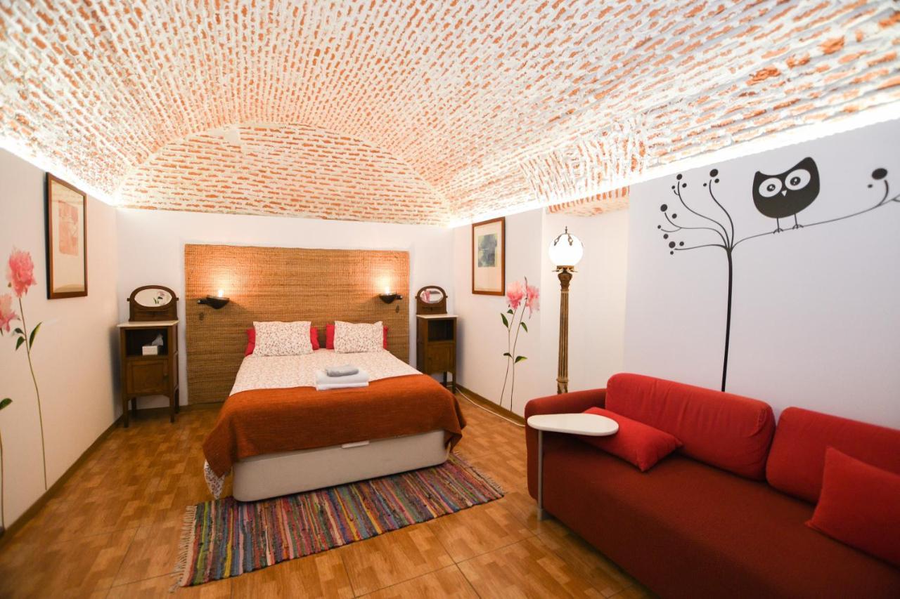 Encomienda Guest House Madrid Exterior photo