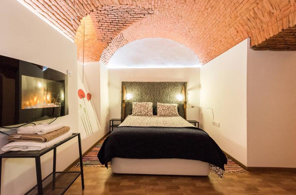 Encomienda Guest House Madrid Exterior photo